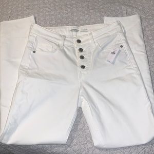 White Old Navy jeans